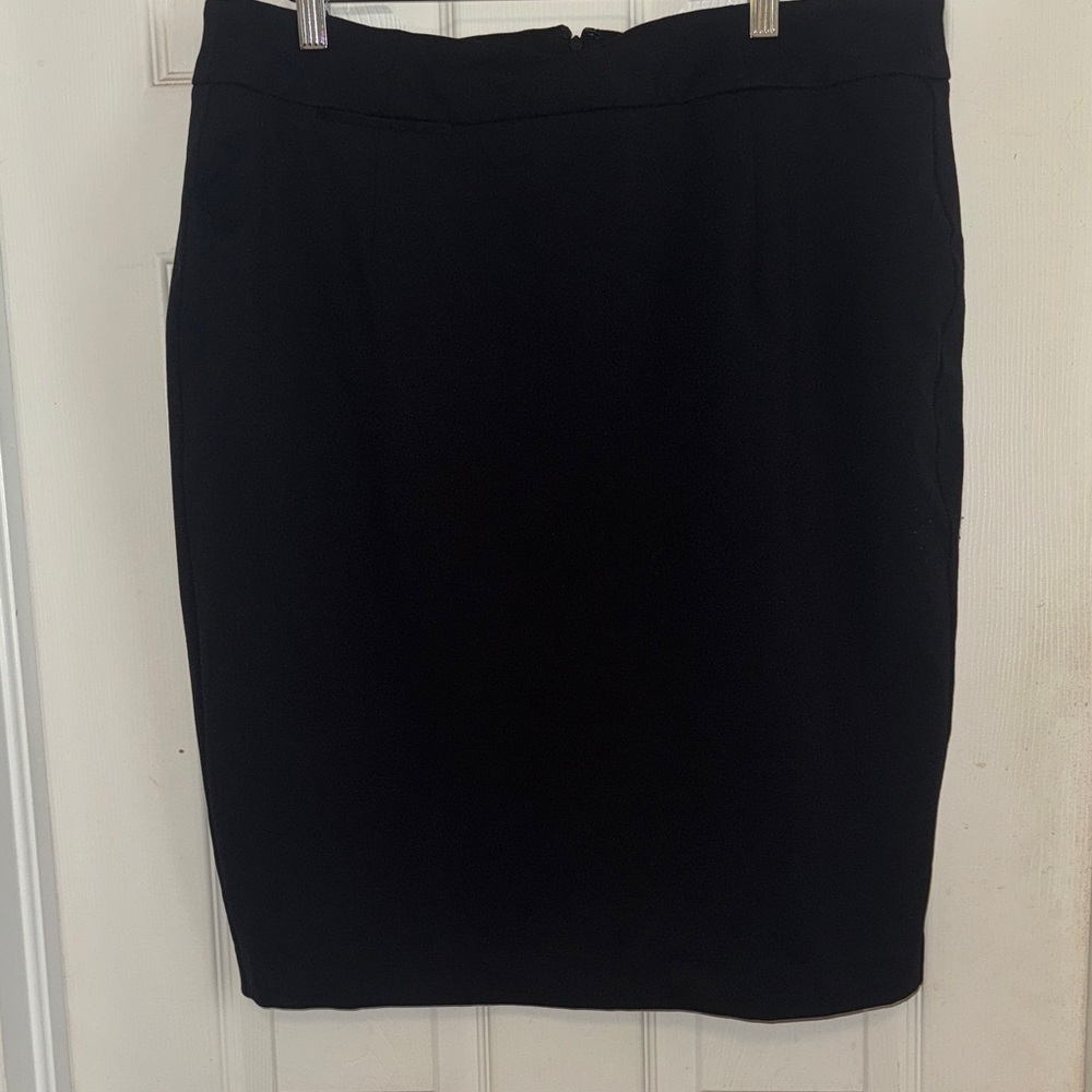 Liverpool Classic Black Pencil Skirt